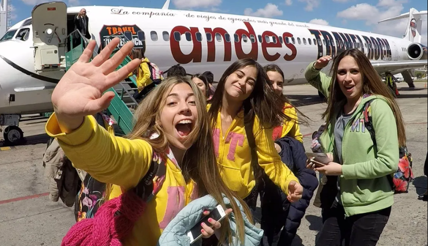 Vuelven los viajes de egresados al Aeropuerto de Rosario