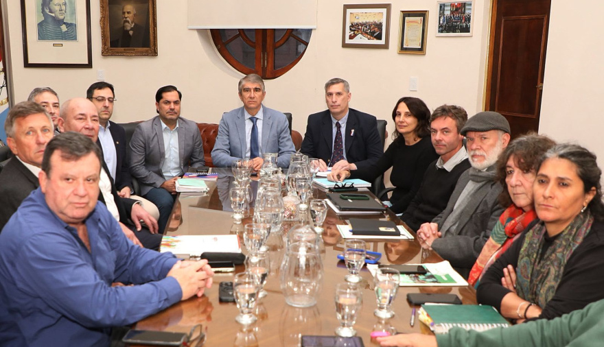 “Santa Fe avanza en paritarias y en recomposición salarial semestre a semestre”