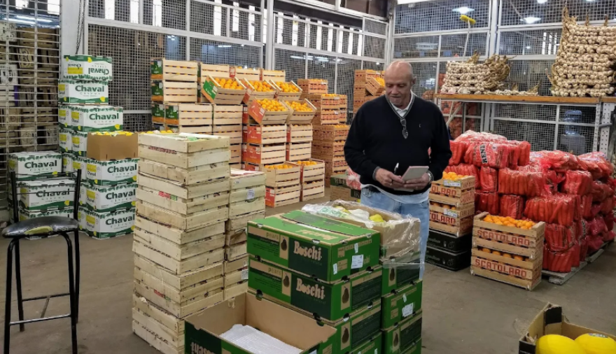 Crisis de consumo: La venta de frutas y verduras se redujo a la mitad