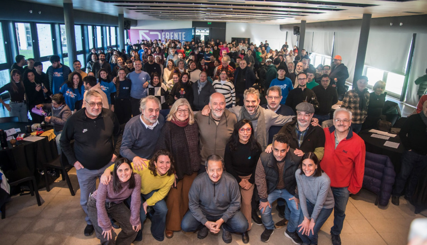 El Frente Amplio por la Soberanía reunió a más de 300 personas y planteó disputar el proyecto de Rosario