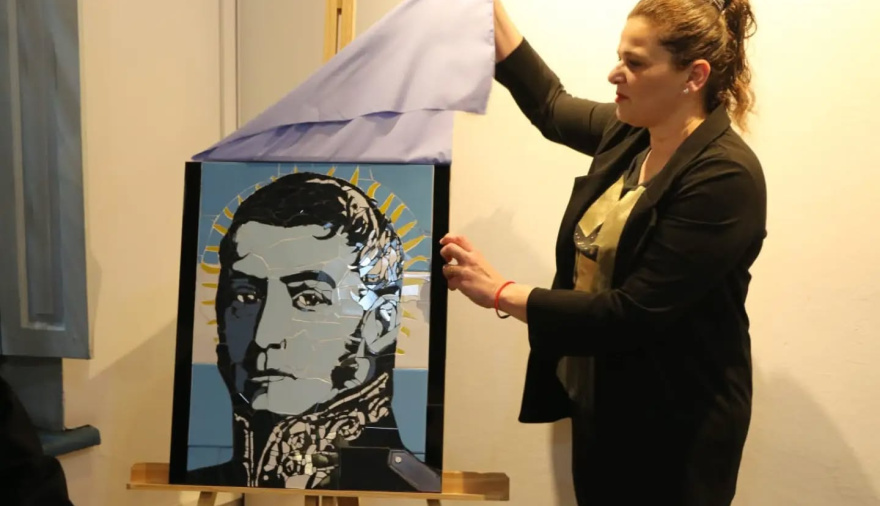 Melina Pabecini expone su obra artística en el Centro Cultural
