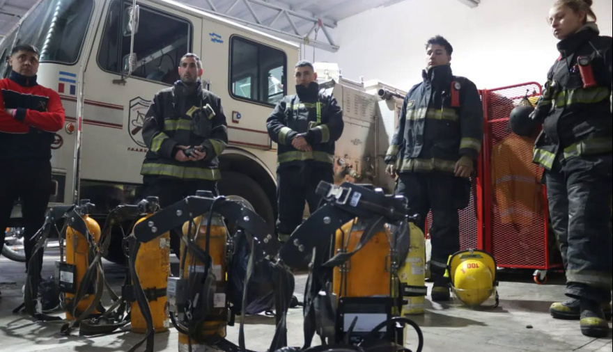 Bomberos realizaron una práctica de búsqueda y rescate en espacio confinado