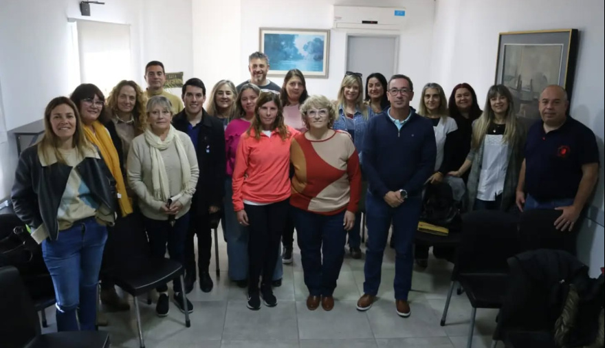 Escuelas públicas e incorporadas recibieron recursos para invertir en sus edificios