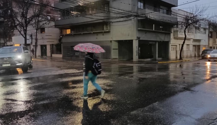 Rige una alerta naranja por tormentas fuertes