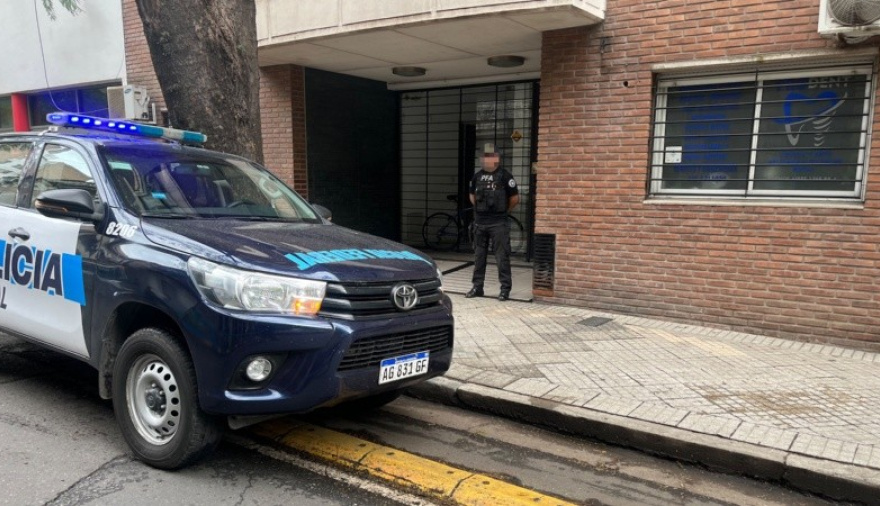 La policía federal realizó allanamientos en Rosario y Acebal por robo de fentanilo