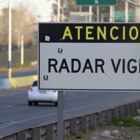 Fighiera reactiva radares de velocidad en la autopista Rosario- Buenos Aires