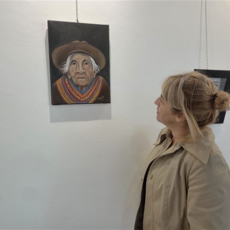 Lorena Orellano expone su arte en una muestra llena de recuerdos y emociones