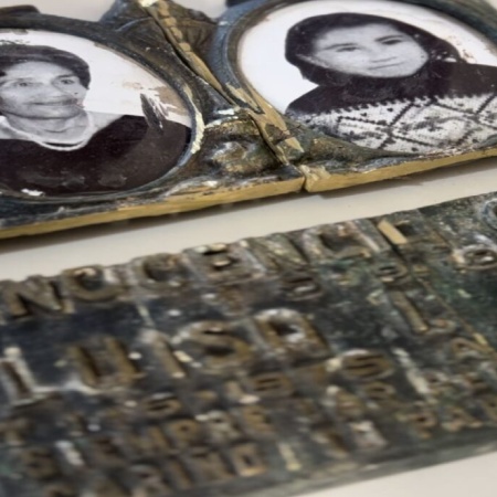 La provincia sigue devolviendo placas de bronce sustraídas de cementerios
