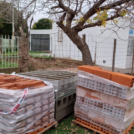 Comenzó la construcción de una nueva aula en el Jardín "Lucecitas del Paraná".
