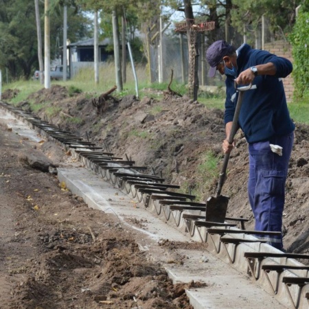 El Municipio llamará a licitación para la obra de cordón cuneta en el barrio Playa Hermosa