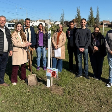 Arroyo Seco plantó 50 árboles en homenaje a los 1300 donantes santafesinos