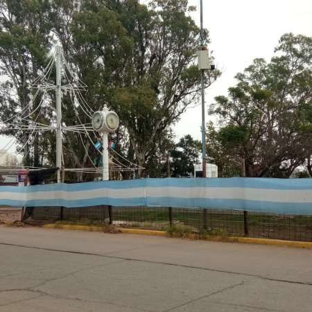 El Paseo Sanmartiniano amaneció envuelto en una bandera argentina