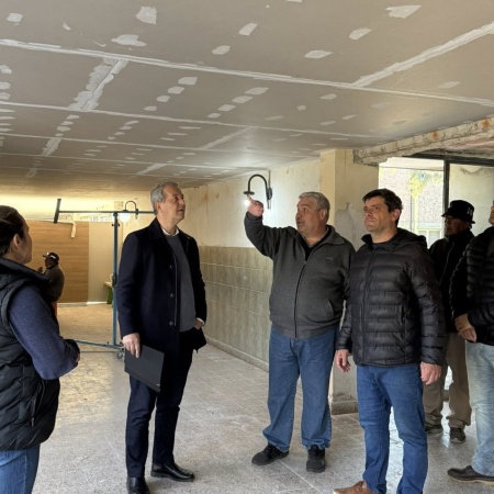 Tonelli recorrió las obras de recuperación en la Escuela de Comercio