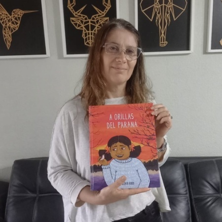 Reconocimiento legislativo para “A orillas del Paraná”, el nuevo libro de María Belén De Rienzo