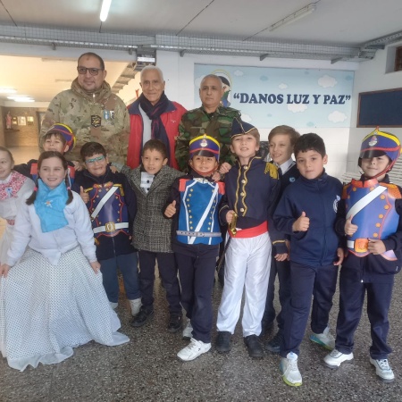 Veteranos de Malvinas toman el Compromiso de Lealtad a la Bandera en escuelas de la región