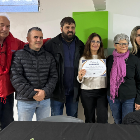 El Concejo Municipal distinguió a María Belén De Rienzo por su nuevo libro sobre los humedales del Paraná