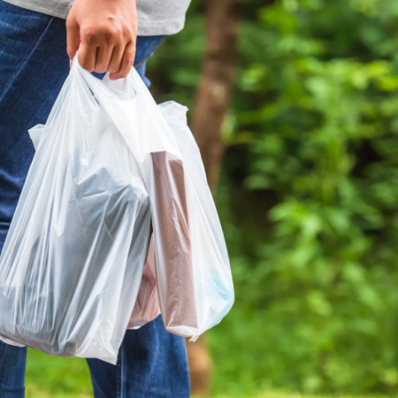 Dos sujetos fueron atrapados después de robar elementos de un auto