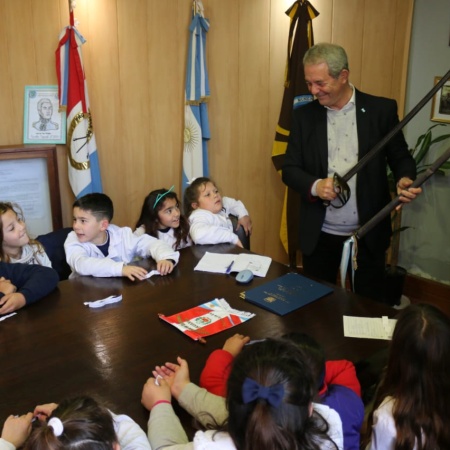 Delegaciones escolares realizan visitas al Palacio Municipal