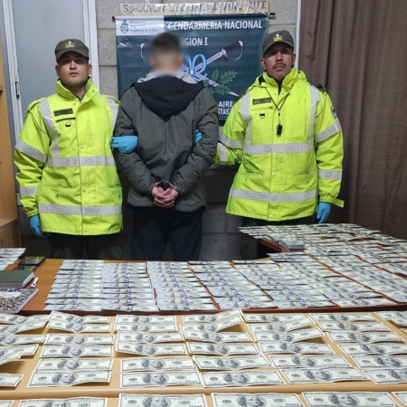 Un pasajero viajaba con 49.500 dólares en un ómnibus hacia Rosario