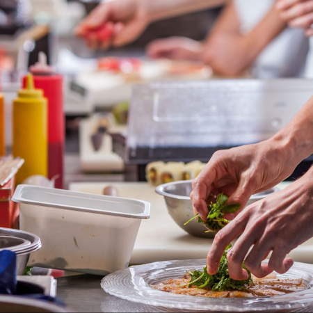 Inscriben a nuevo curso de Manipulación de Alimentos