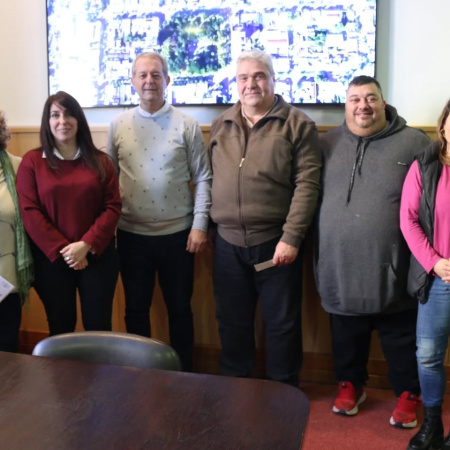 La Municipalidad entregó otros $10 millones a la Escuela de Comercio "Juan Bautista Alberdi