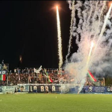 Suspendieron dos estadios de fútbol en Arroyo Seco por uso de pirotecnia