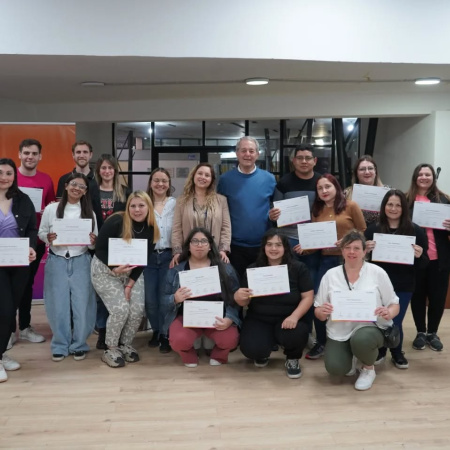 Entregaron diplomas a los participantes del curso de "Introducción al Marketing y Redes Sociales"