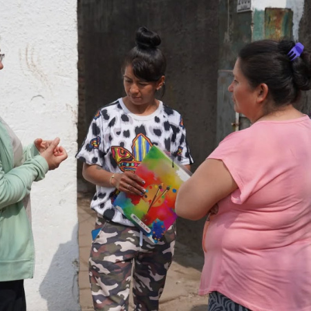 La posta itinerante municipal atendió consultas en el Barrio San Francisco