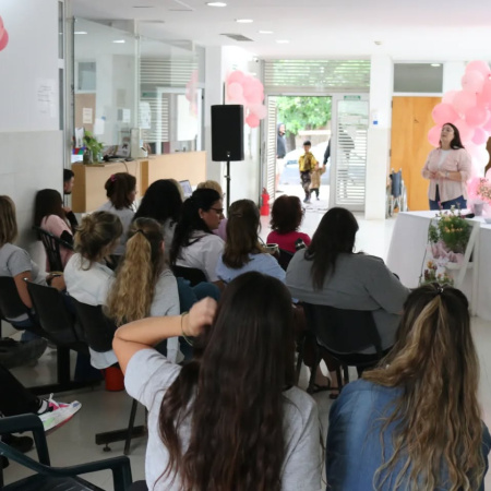 “Que no SENOS olvide cuidarnos”: nueva charla-taller en el mes de la concientización sobre el cáncer de mama