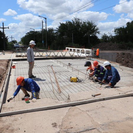 El Ejecutivo finaliza el puente de calle Aníbal Maffei con autorización del Concejo