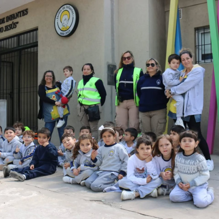 Control Urbano realizó una jornada de Educación Vial en el Jardín de Infantes "Niño Jesús"