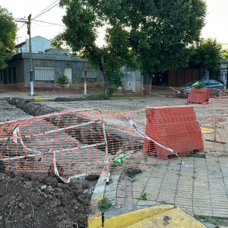 La Municipalidad repone cañerías de cloacas en el casco céntrico