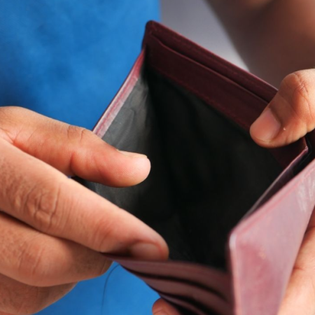 El 72% de los empleados argentinos cobra menos de $1 millón