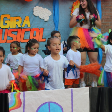 El Centro de Cuidado Infantil hizo su gala de fin de año en el Centro Cultural