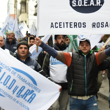Los aceiteros inician una huelga en protesta de la reforma laboral
