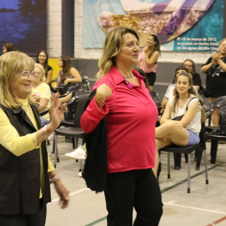 Gran Desfile del Taller de “Corte y Confección” para cerrar el 2025