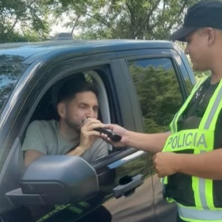 Pullaro pasó el control de alcoholemia en Santa Fe