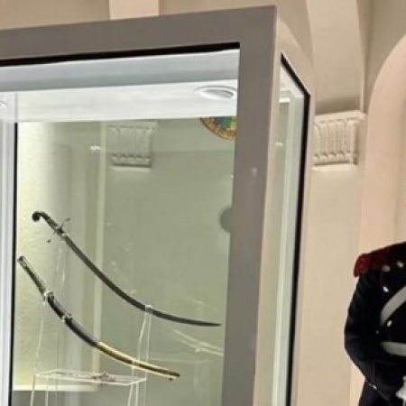 Milei restituirá a los Granaderos el sable corvo de San Martín