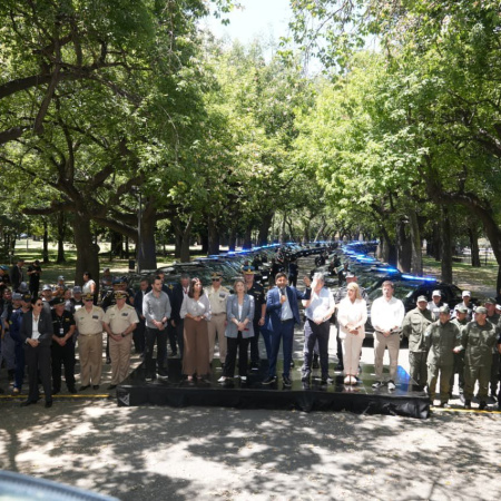 Plan Bandera: Santa Fe entregó 100 camionetas 0km a las fuerzas federales