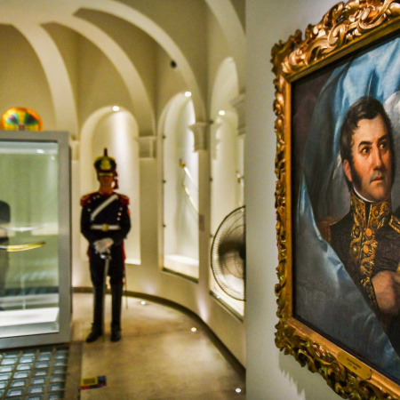 Milei encabeza este sábado en San Lorenzo el acto de traslado del sable corvo de San Martín