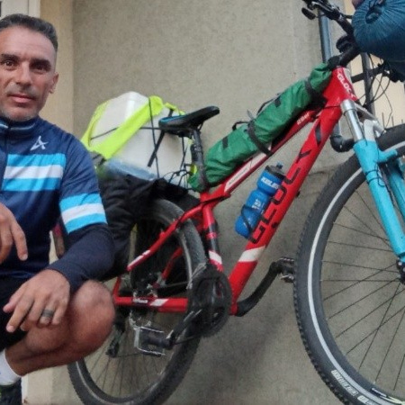 Un arroyense recorrerá 3 mil kilómetros en bicicleta para impulsar la ley del ciclista