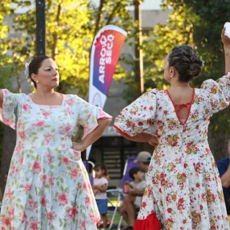 La celebración del Día de la Mujer convocó a cientos de familias en la plaza 9 de julio