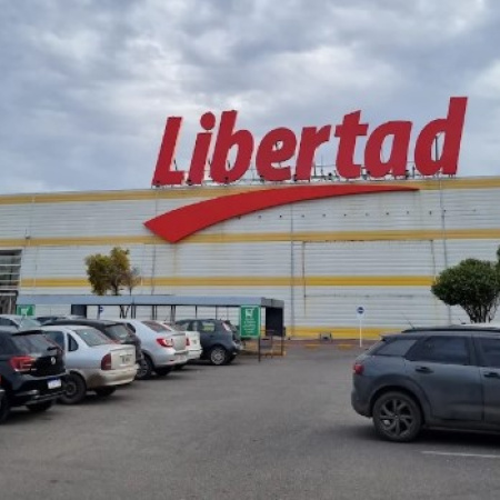 La Anónima desembarca en Rosario con la compra del Hipermercado Libertad