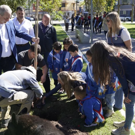 Día de la Memoria: En Arroyo Seco plantaron árboles para no olvidar el horror de la dictadura