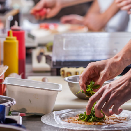 Inscriben a un nuevo curso de Manipulación de Alimentos