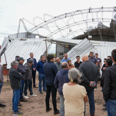 Pullaro visitó establecimientos productivos afectados por el temporal