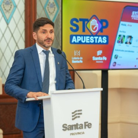 Pullaro presentó una app para que los padres puedan controlar los sitios digitales que usan sus hijos