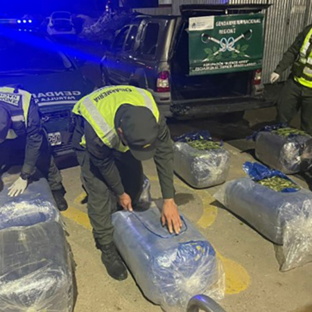 Imputaron a once gendarmes del Escuadrón Arroyo Seco por apropiarse de cargas de hojas de coca