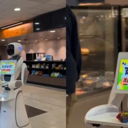 Dos robots atienden las mesas en una estación de servicio en Roldán