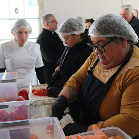 Arroyo Nutre: La Municipalidad puso en funcionamiento la cocina centralizada en Cáritas